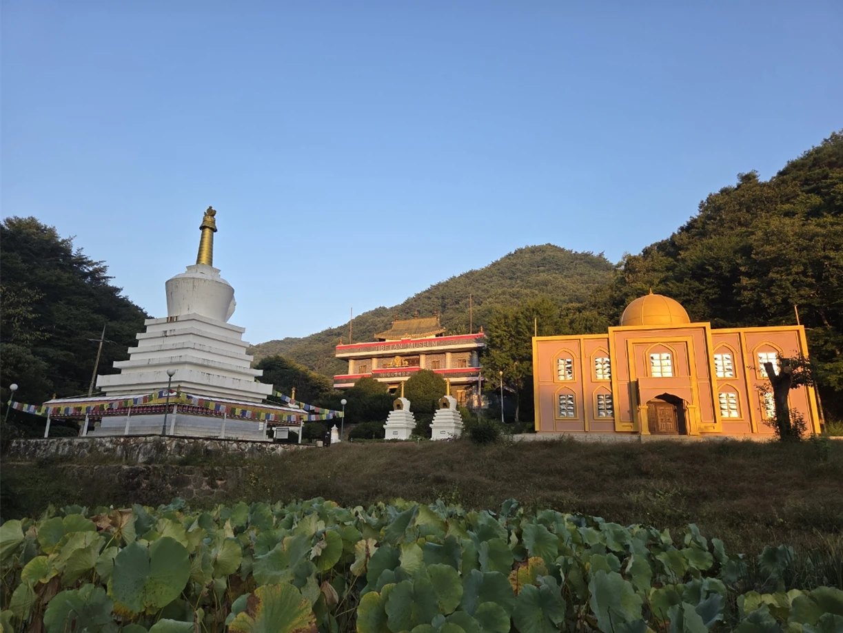 티벳박물관과 백색 불탑